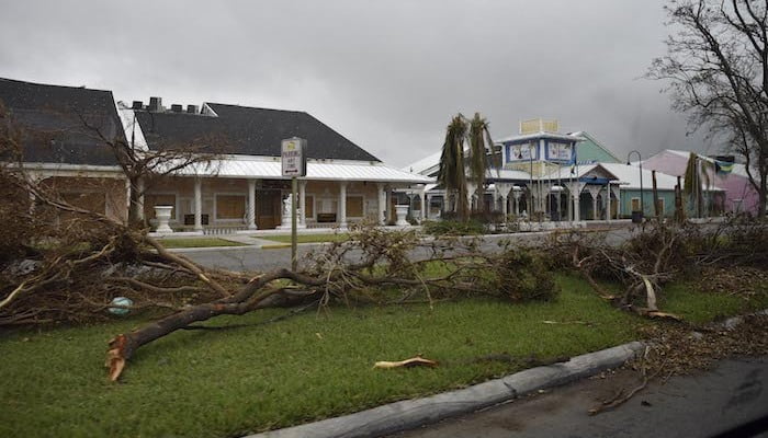 hurricane matthew damage to neighborhood in 2016